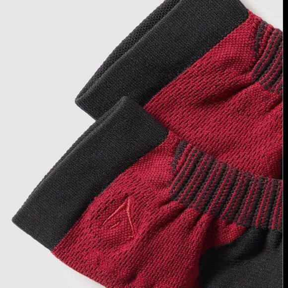 Gymshark Onyx 5.0 Men's Red and Black Lifting Socks - Picture 2 of 4